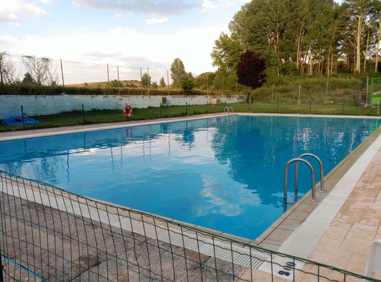 Apartamento Ribera Del Duero Reserva Tubilla del Lago Exterior photo